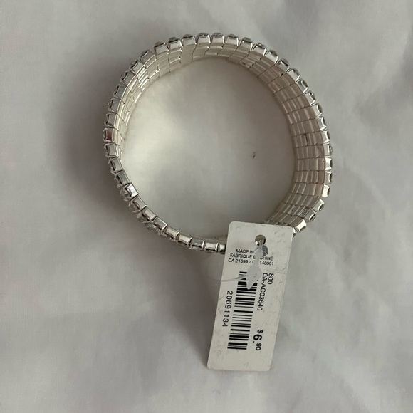 Free with purchase Ardene sparkling rhinestone stretch bracelet - Picture 2 of 2